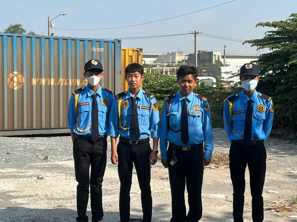 Đội ngũ nhân viên bảo vệ Bắc Thiên Long tại khu vực doanh nghiệp