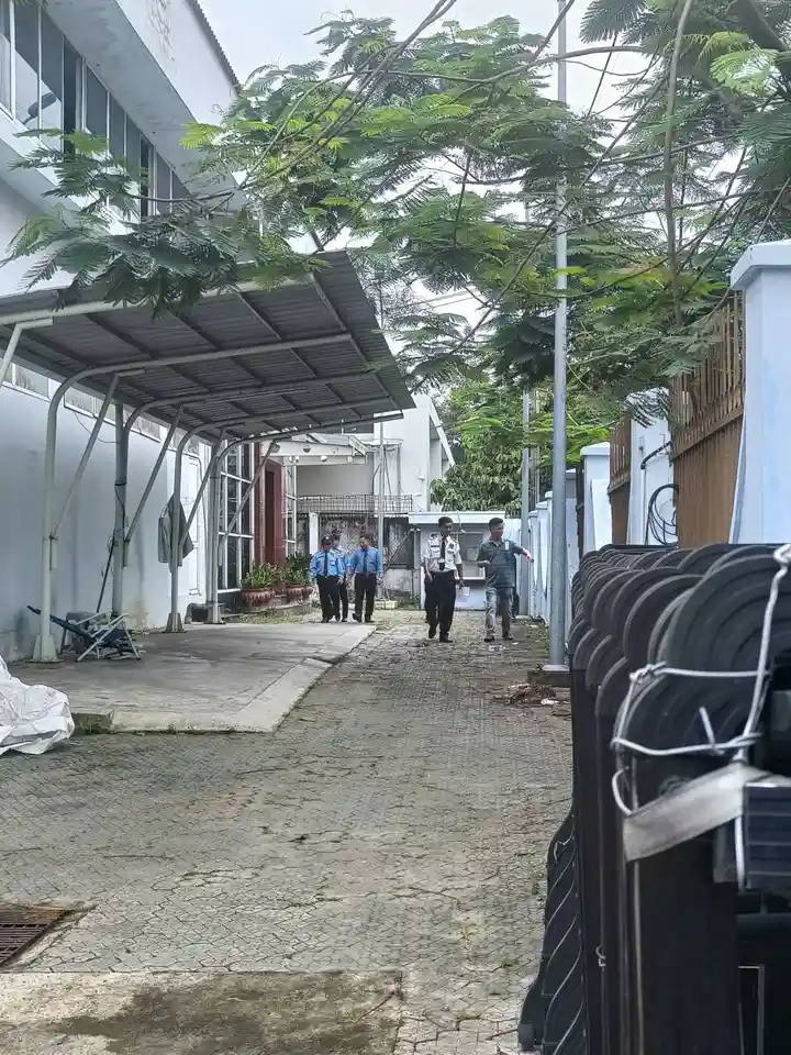Trao đổi hiện trạng khu vực lối đi khi chuẩn bị dịch vụ bảo vệ