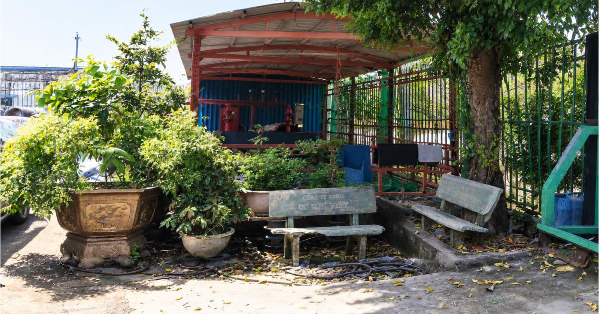 Khuôn viên và khu vực ghế nghỉ tại Việt Long An được ghi nhận trong buổi khảo sát phương án bảo vệ